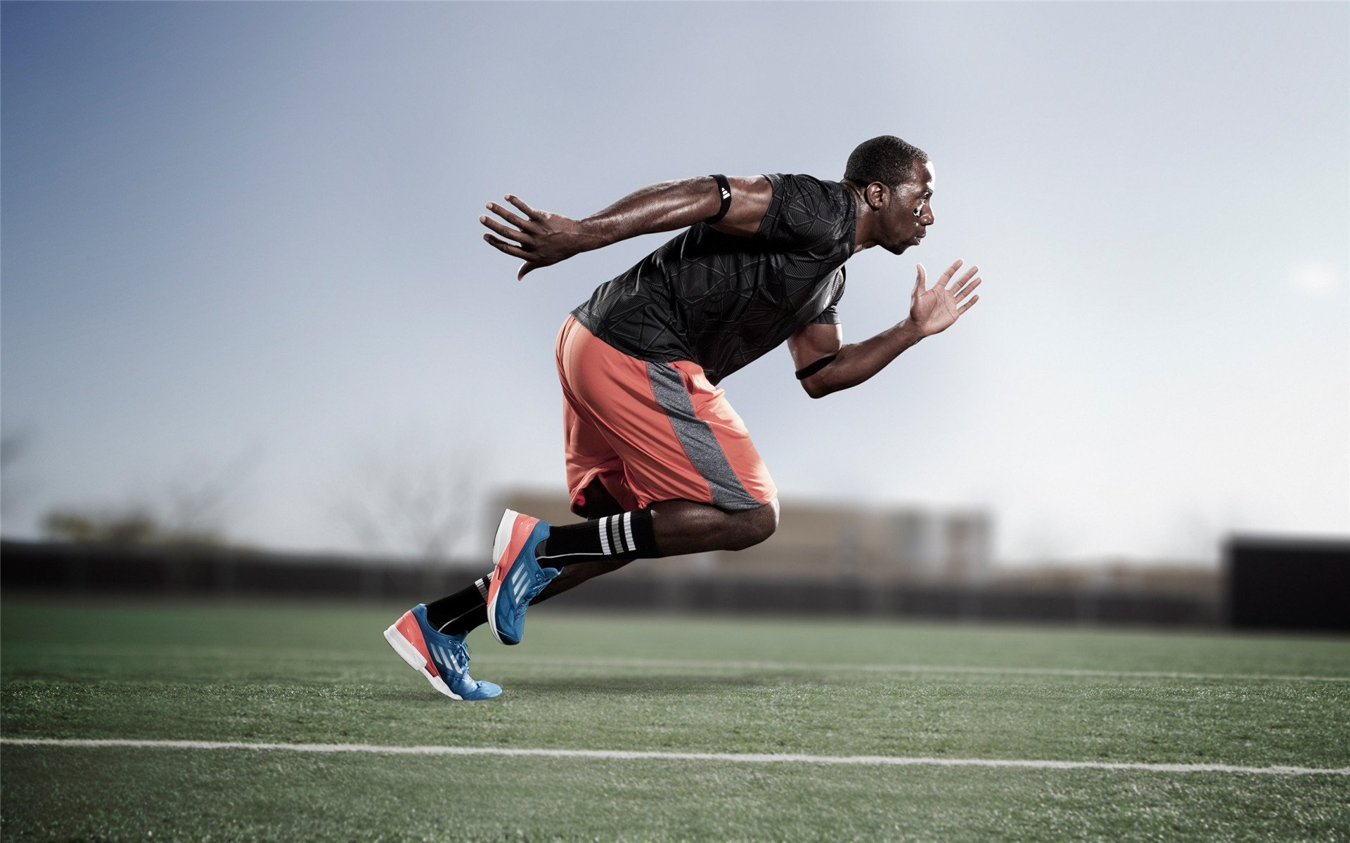 《电竞设备升级潮流,电竞专用耳机、显示器大受追捧》,电竞耳机用什么接口的好处